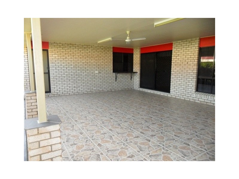 11 Dustwill Street, Eimeo QLD 4740