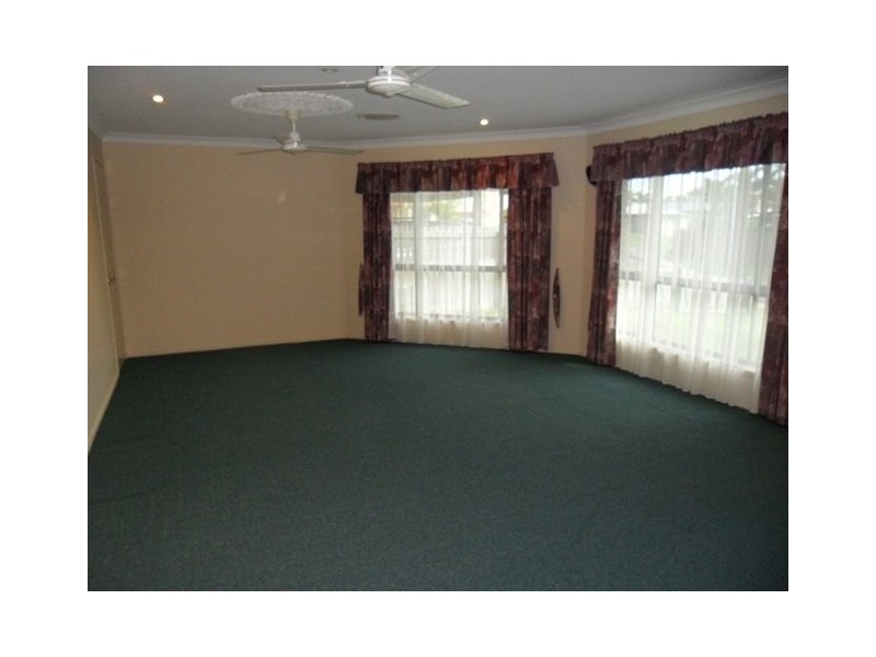 11 Dustwill Street, Eimeo QLD 4740