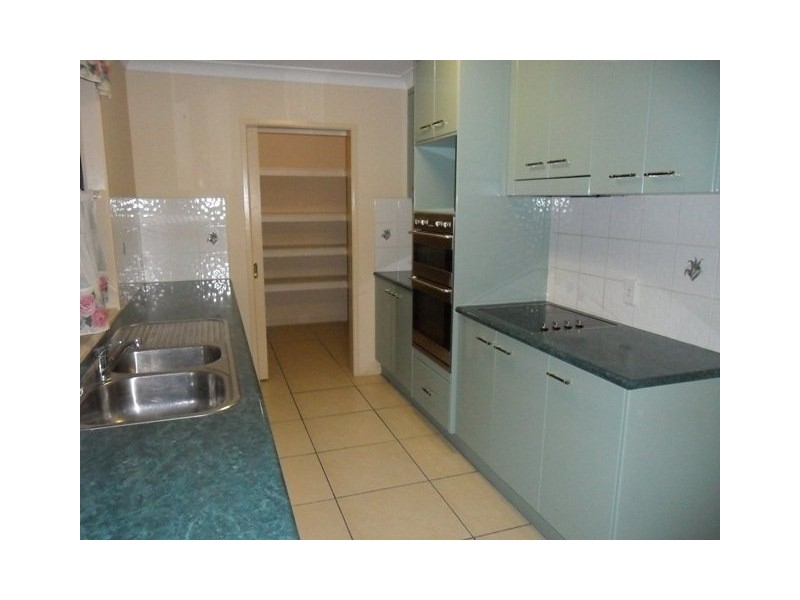 11 Dustwill Street, Eimeo QLD 4740