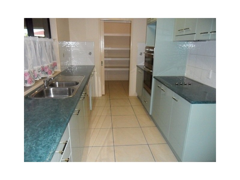 11 Dustwill Street, Eimeo QLD 4740