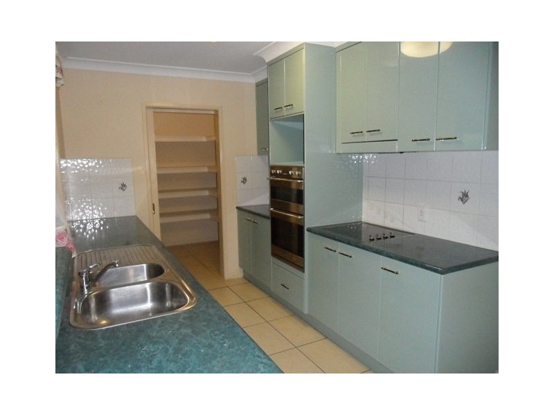 11 Dustwill Street, Eimeo QLD 4740