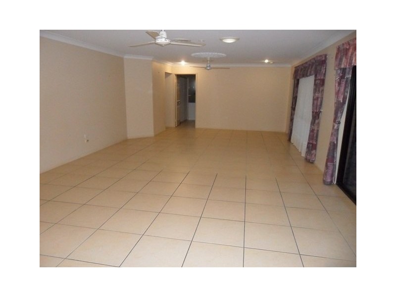11 Dustwill Street, Eimeo QLD 4740