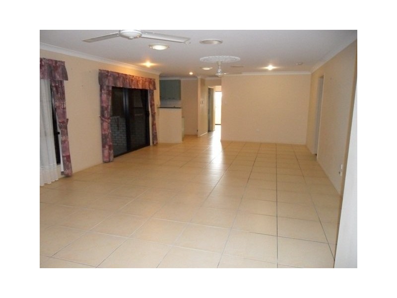 11 Dustwill Street, Eimeo QLD 4740