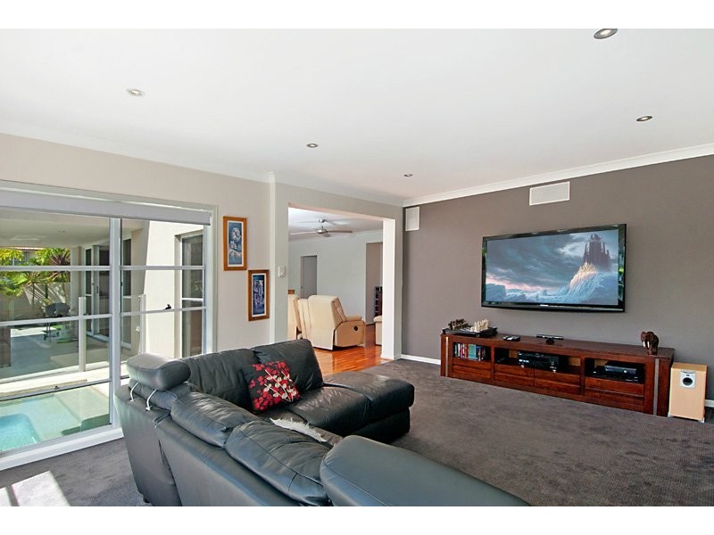 15 Selkirk Way, Peregian Springs QLD 4573