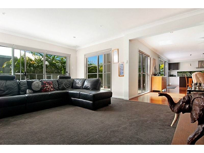 15 Selkirk Way, Peregian Springs QLD 4573