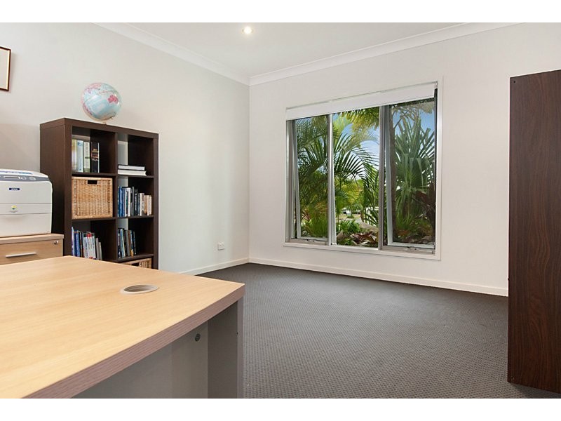 15 Selkirk Way, Peregian Springs QLD 4573