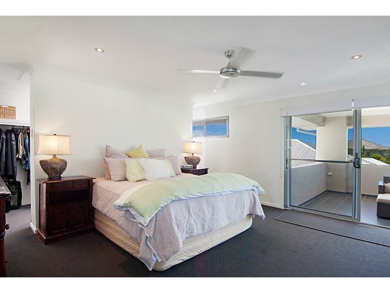 15 Selkirk Way, Peregian Springs QLD 4573