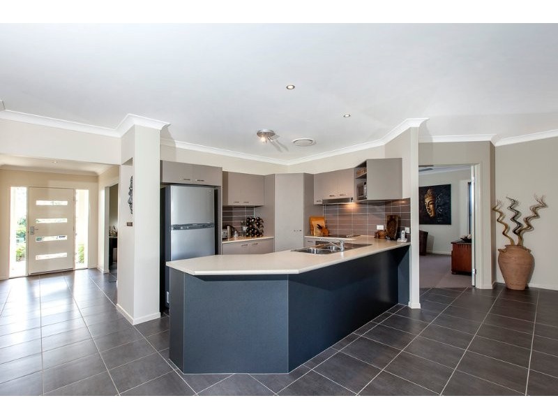 17 Maidenhair Dr, Beerwah QLD 4519