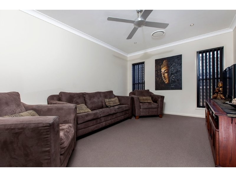 17 Maidenhair Dr, Beerwah QLD 4519