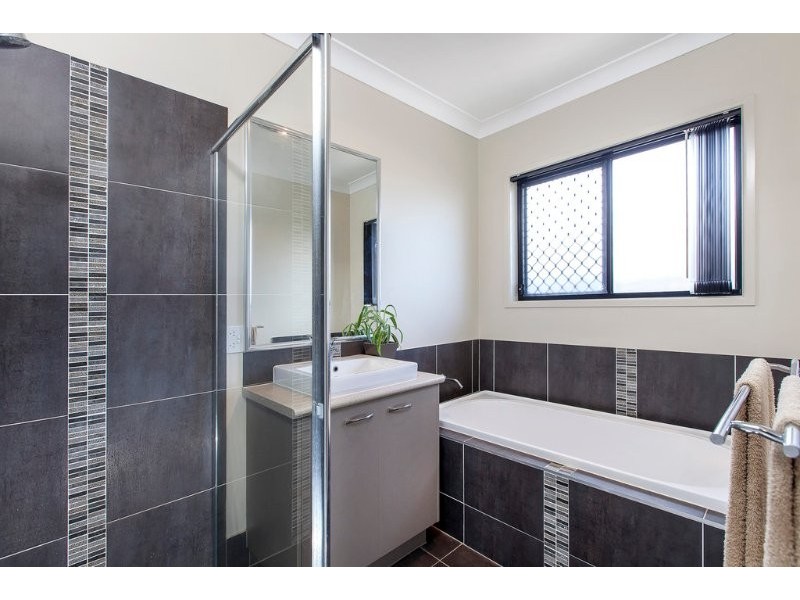 17 Maidenhair Dr, Beerwah QLD 4519