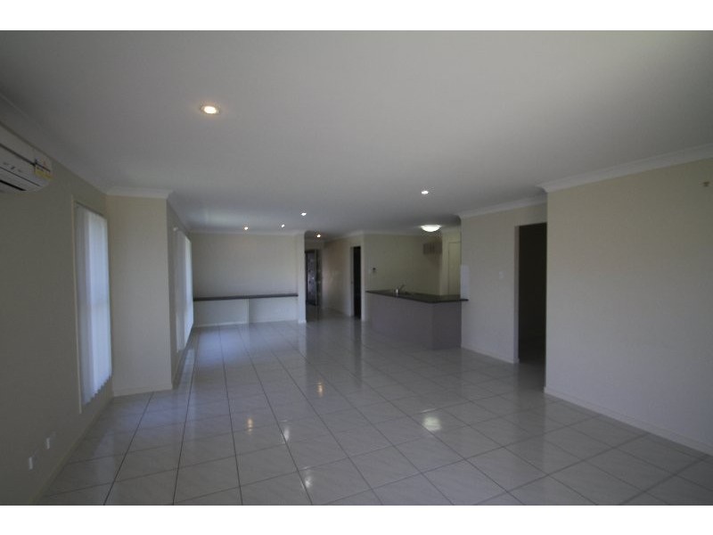 60 Little Mountain Dr, Little Mountain QLD 4551