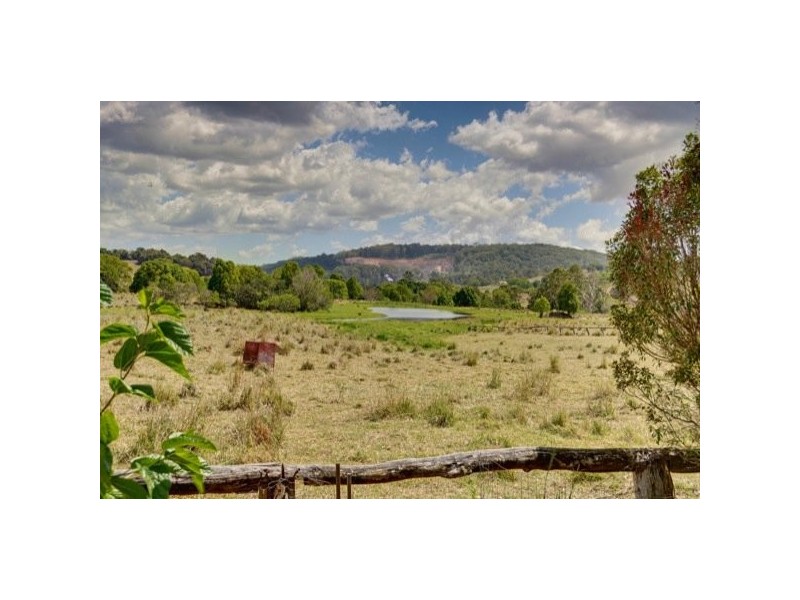 21 Yvonne Street, Highworth QLD 4560