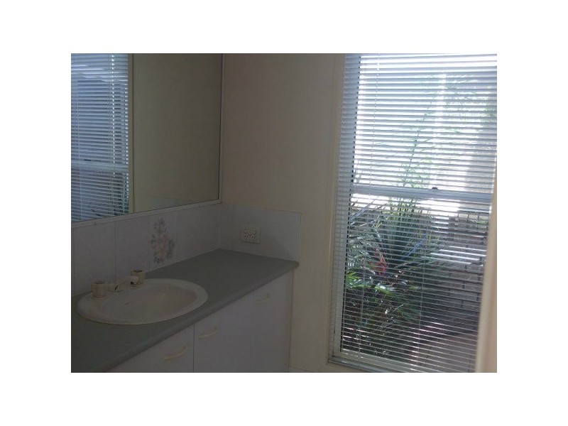 11 Sorbonne Close, Sippy Downs QLD 4556