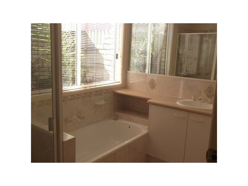 11 Sorbonne Close, Sippy Downs QLD 4556