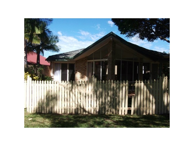 11 Sorbonne Close, Sippy Downs QLD 4556