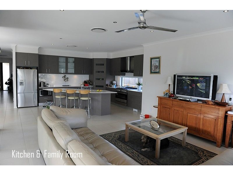 14 Oceanic Court, Twin Waters QLD 4564