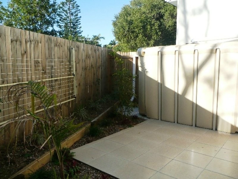 6/21-23 Thompson Cres, Clontarf QLD 4019