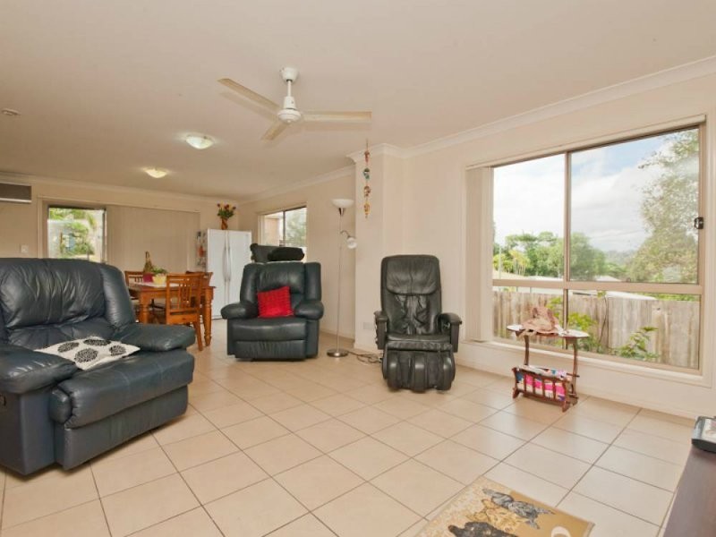 2/76a Carter Rd, Nambour QLD 4560