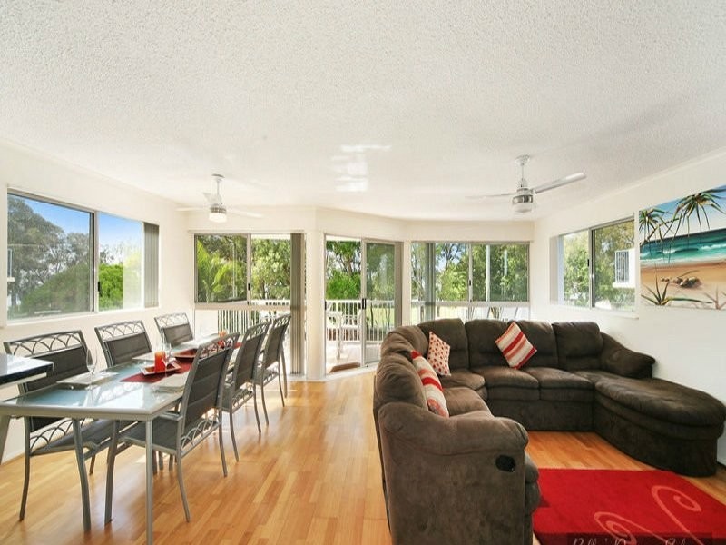 2/99 Esplanade, Golden Beach QLD 4551