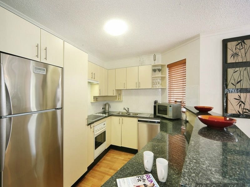 2/99 Esplanade, Golden Beach QLD 4551