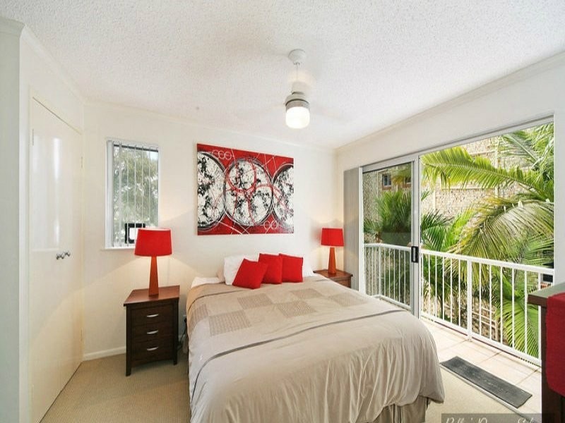 2/99 Esplanade, Golden Beach QLD 4551