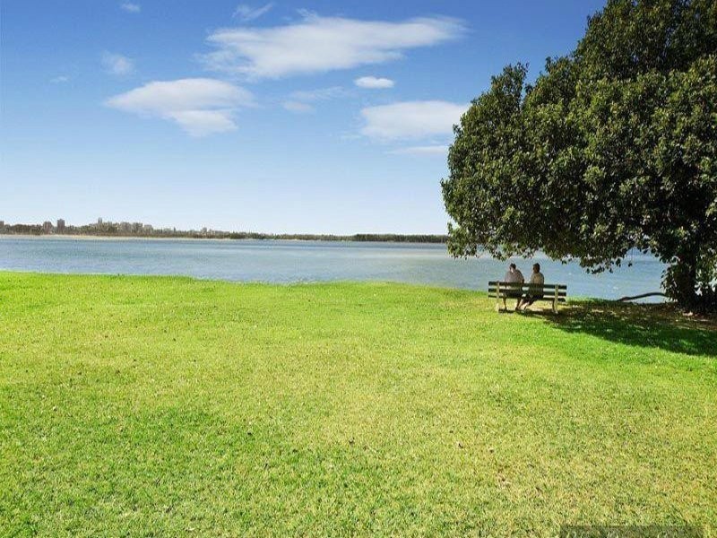 2/99 Esplanade, Golden Beach QLD 4551