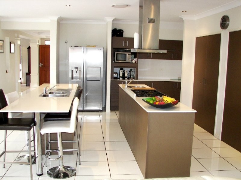 2 Eastbank Tce, Helensvale QLD 4212