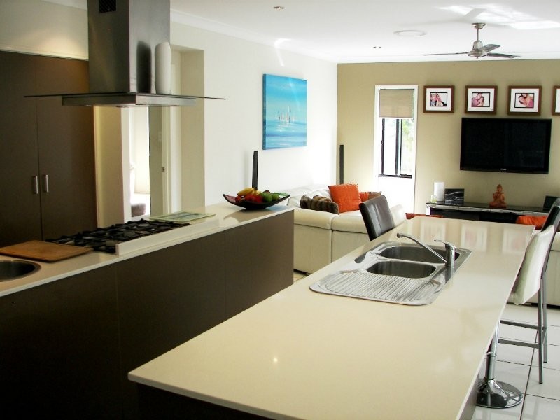 2 Eastbank Tce, Helensvale QLD 4212