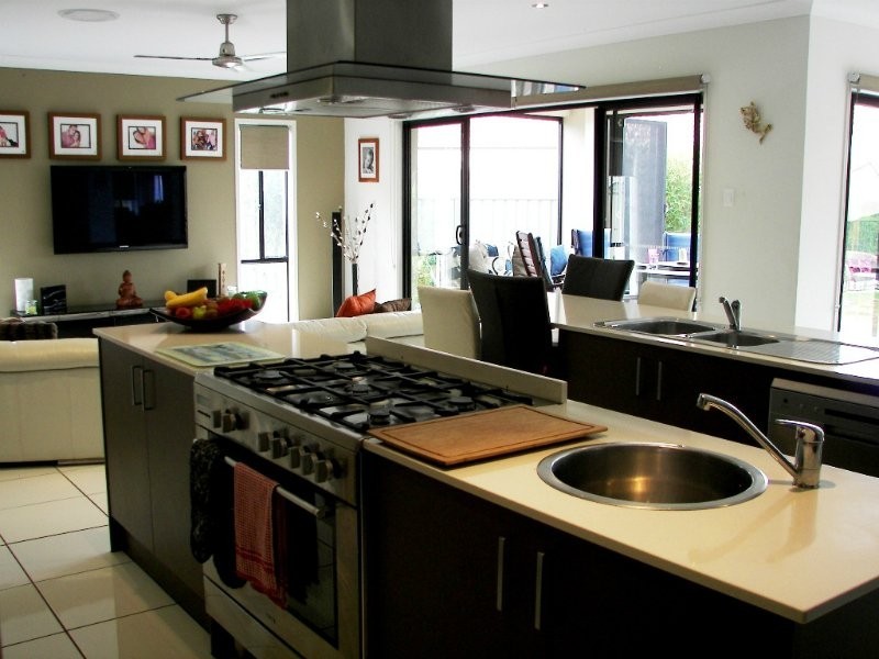 2 Eastbank Tce, Helensvale QLD 4212