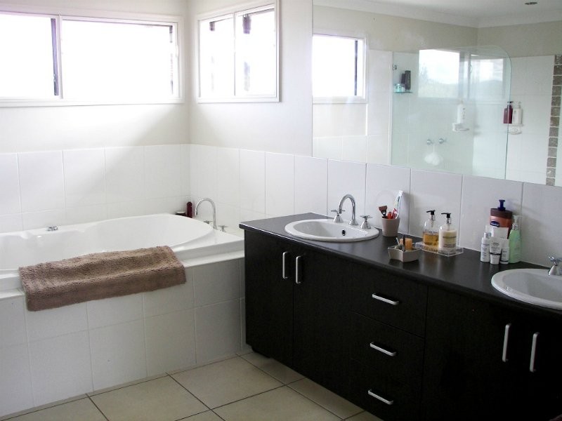 2 Eastbank Tce, Helensvale QLD 4212