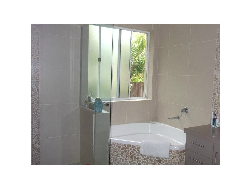 4 Dornoch Way, Peregian Springs QLD 4573