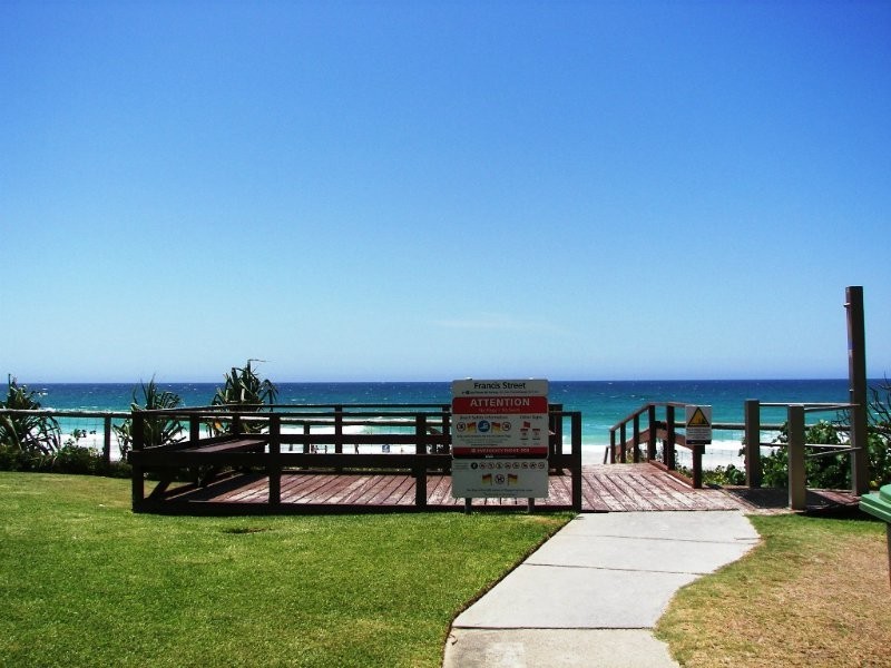 15 Bondi Avenue, Mermaid Beach QLD 4218