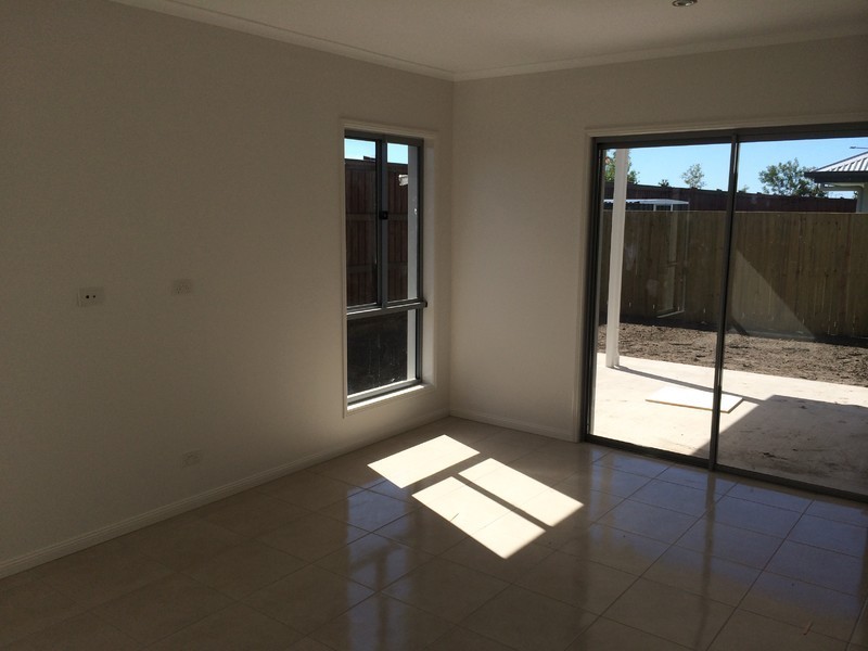 8 Coonowrin Cres, Mountain Creek QLD 4557