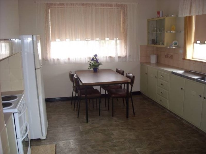 76 Meylin Street, Port Macdonnell SA 5291