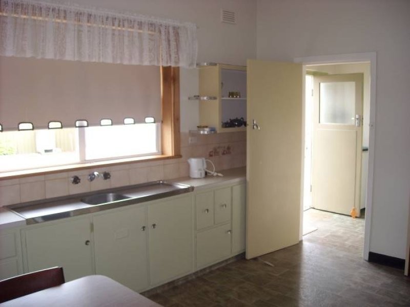 76 Meylin Street, Port Macdonnell SA 5291