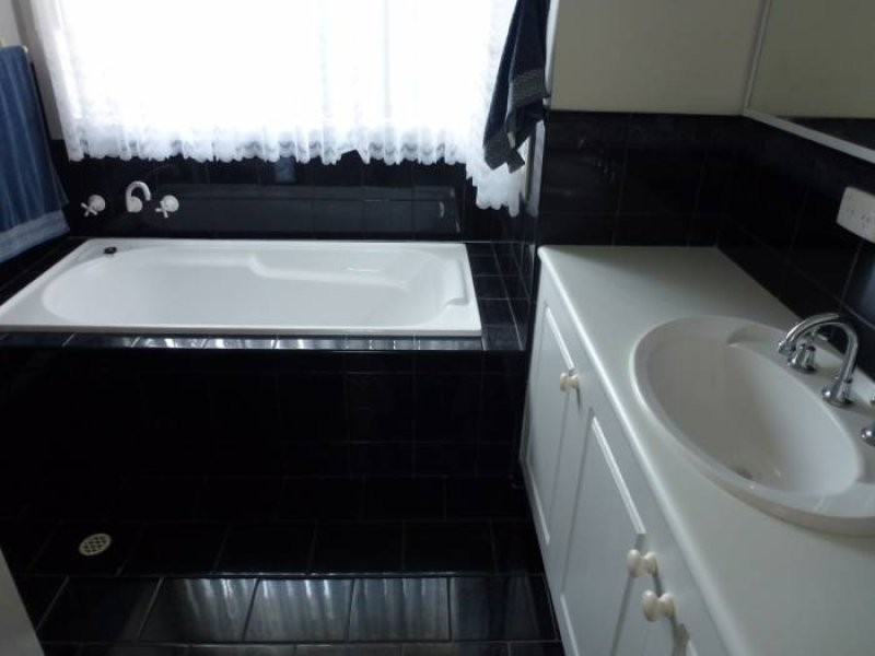 1 Montebello Drive, Mount Gambier SA 5290