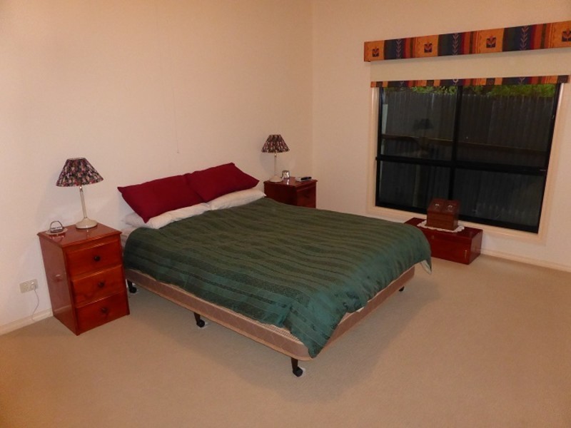 27 Moonah Avenue, Nelson VIC 3292