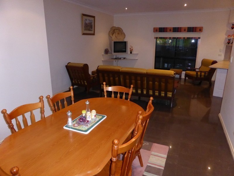 27 Moonah Avenue, Nelson VIC 3292