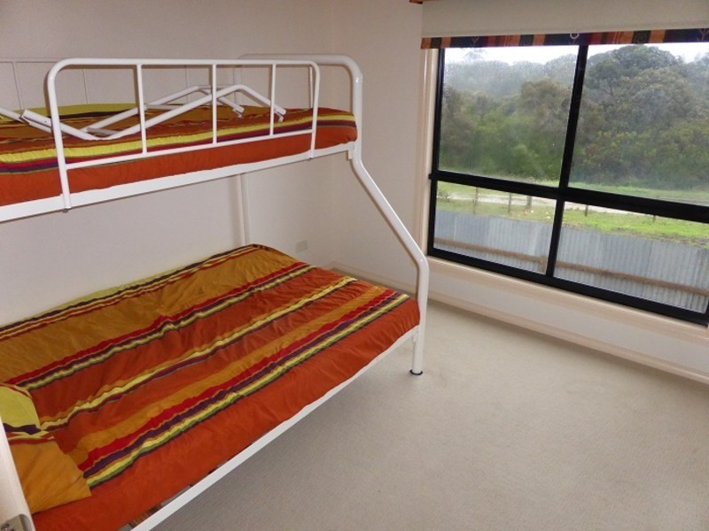 27 Moonah Avenue, Nelson VIC 3292