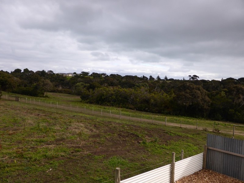 27 Moonah Avenue, Nelson VIC 3292