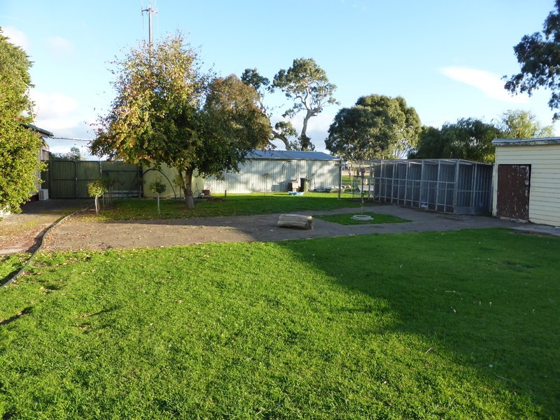 18 Strathdownie School Road, Strathdownie VIC 3312