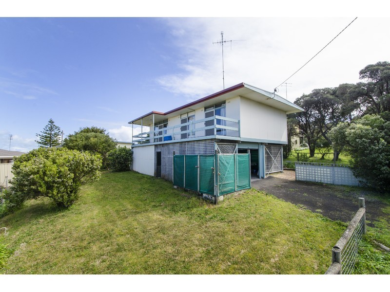 4 Maroochy Drive, Nelson VIC 3292