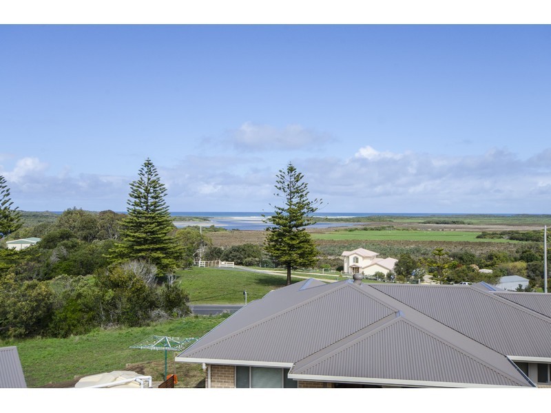 4 Maroochy Drive, Nelson VIC 3292