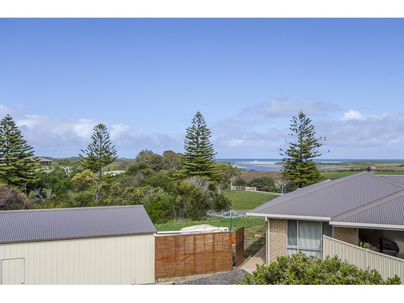 4 Maroochy Drive, Nelson VIC 3292