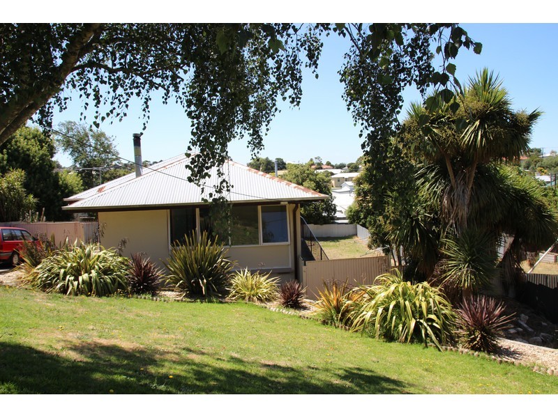 6 Holloway Crescent, Mount Gambier SA 5290