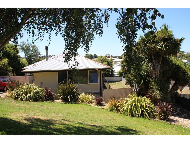 6 Holloway Crescent, Mount Gambier SA 5290