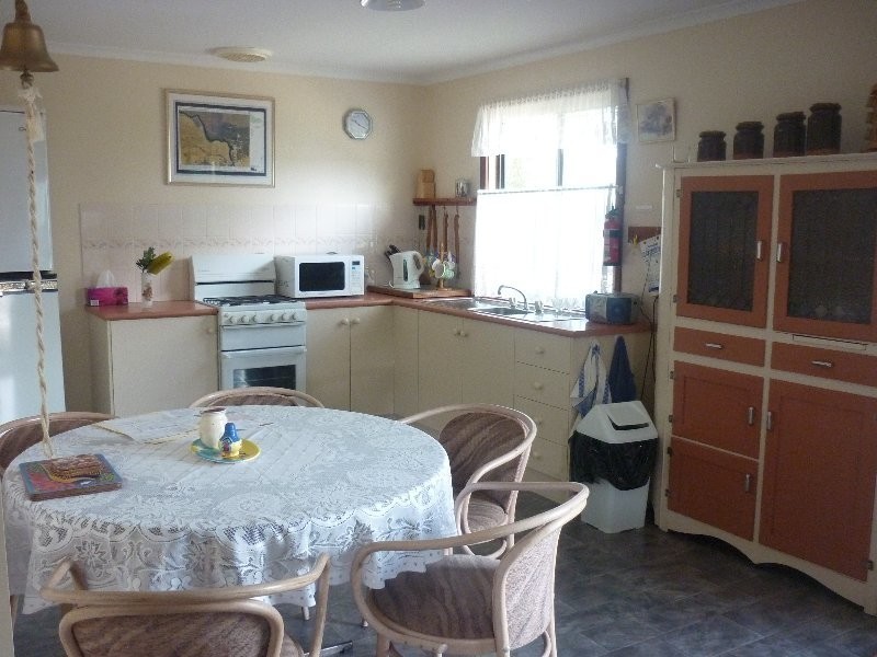 8 Sydney Street, Nelson VIC 3292