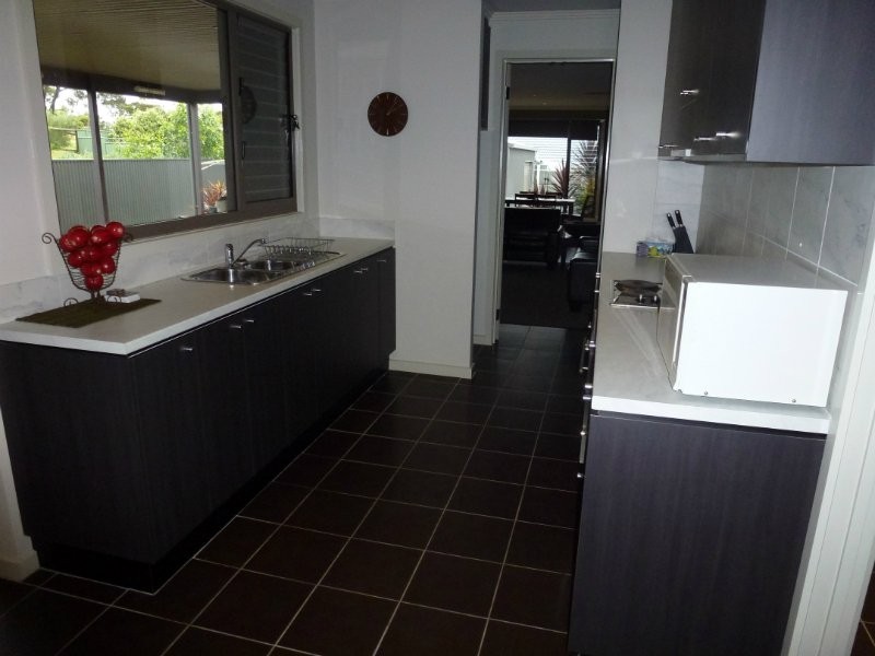 10 Moonah Avenue, Nelson VIC 3292