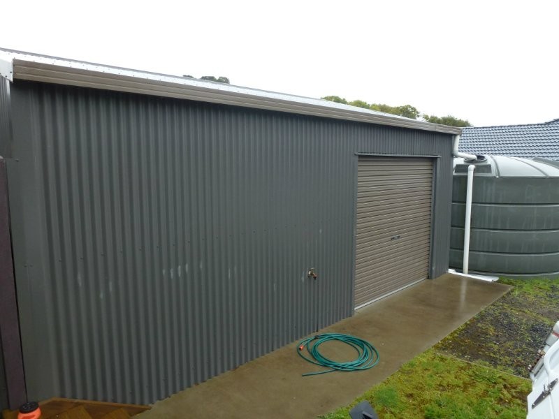 10 Moonah Avenue, Nelson VIC 3292