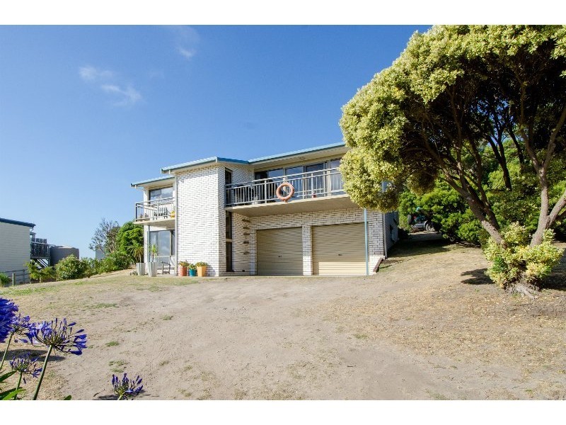 26 Moonah Avenue, Nelson VIC 3292